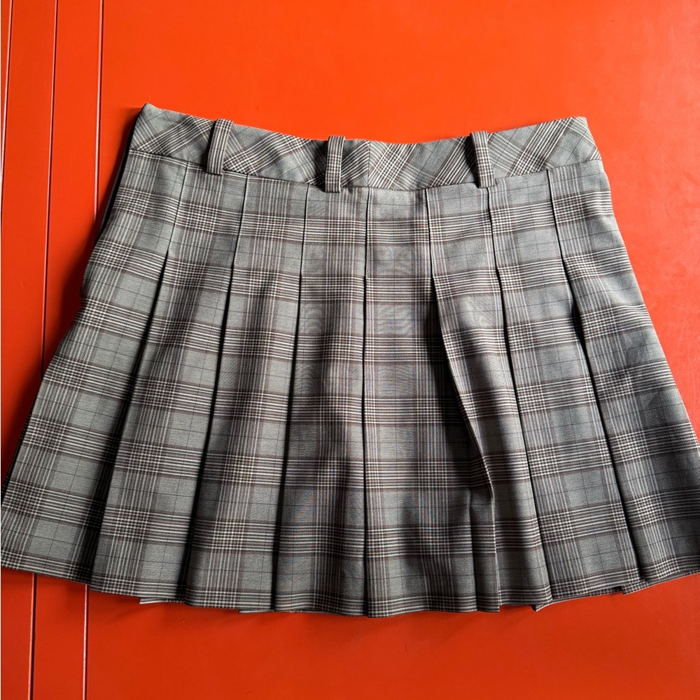 Aritzia - Sunday Best Olive Mini Skirt